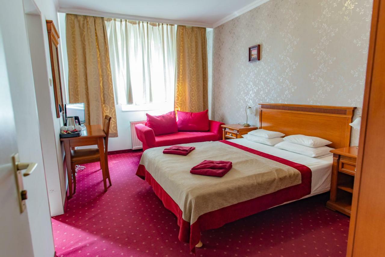 Walzer Hotel บูดาเปสต์ ภายนอก รูปภาพ