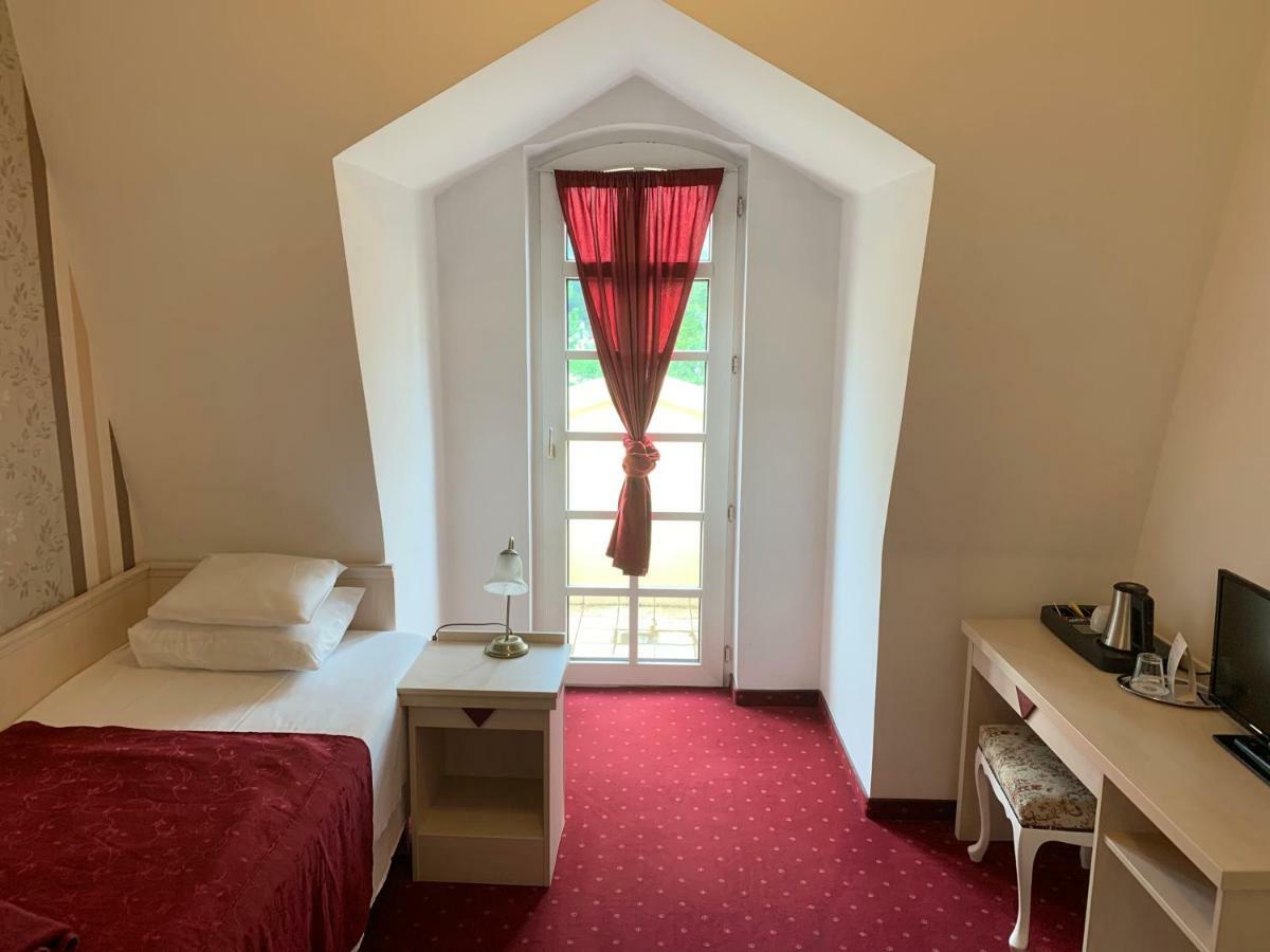 Walzer Hotel บูดาเปสต์ ภายนอก รูปภาพ