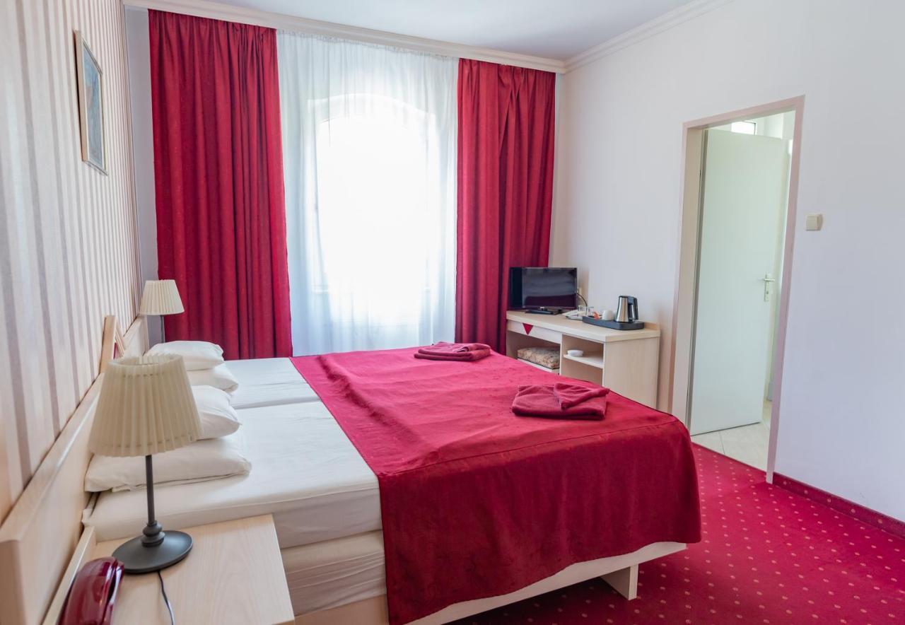 Walzer Hotel บูดาเปสต์ ภายนอก รูปภาพ